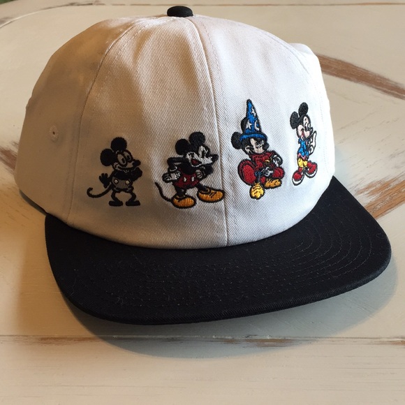 Vans Accessories - VANS X Disney Mickey Mouse 90th Birthday Strapback